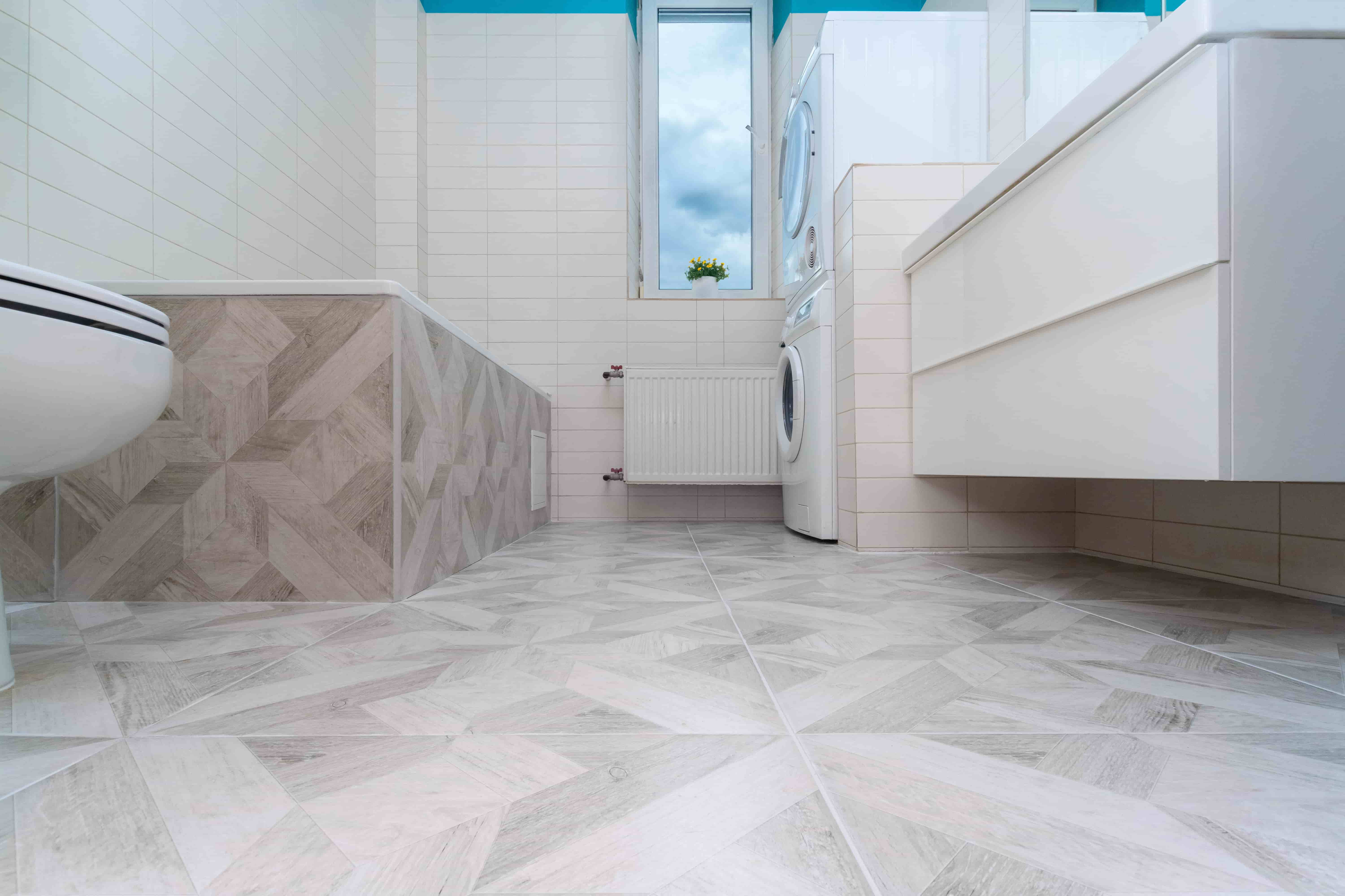 Floor tile